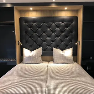 Otel Deluxe